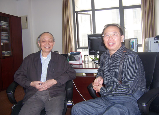 总经理与中国科学院院士郑有炓在一起